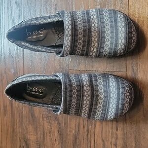 BOC Born Clogs Womens 8 M Nadiyya Shoes Striped Slip On Black White Fabric Work